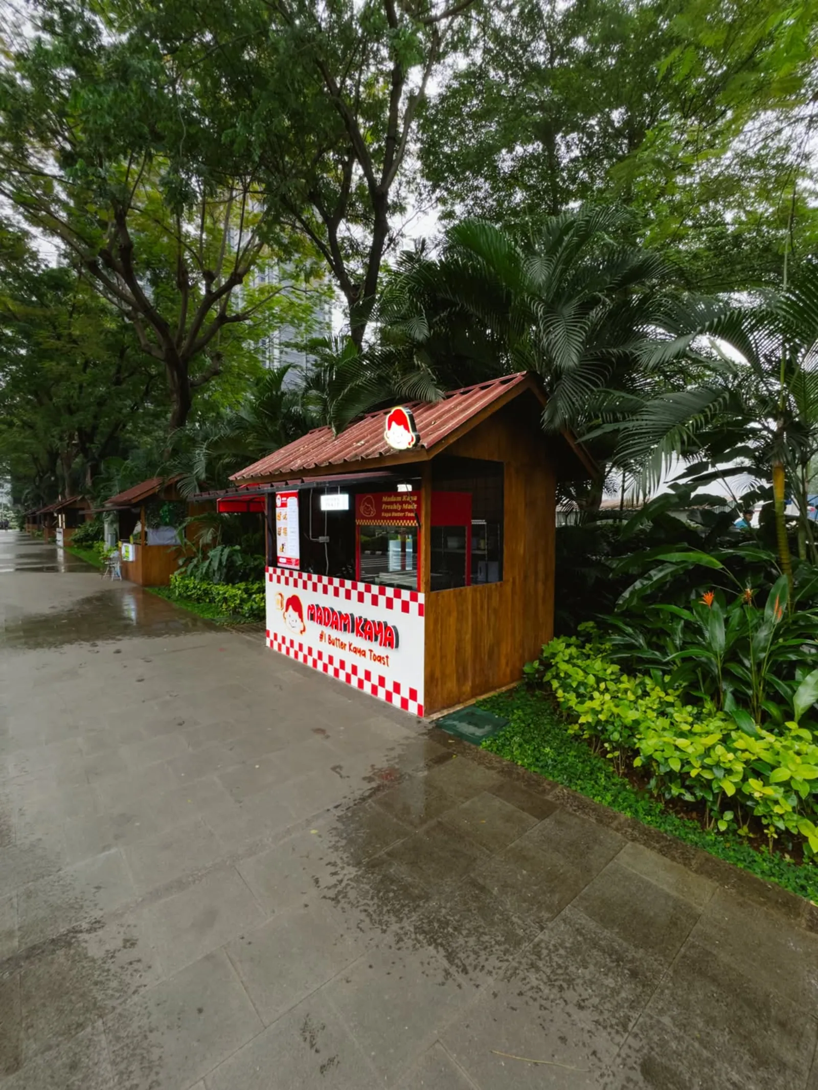 Finished food tenant on the pavement after rain